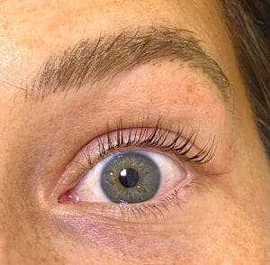 Lash lift and tint treatment results with clean, defined lashes.